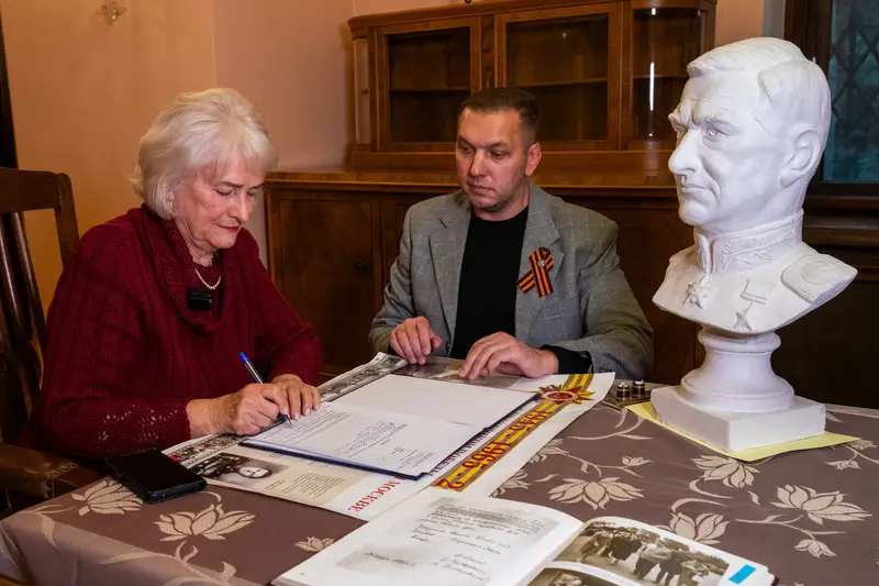 Реликвии полководца передали в Музей Победы