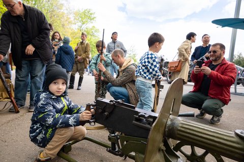Посетители в Музее «Г.О.Р.А.» // Фото: пресс-служба Музея Победы