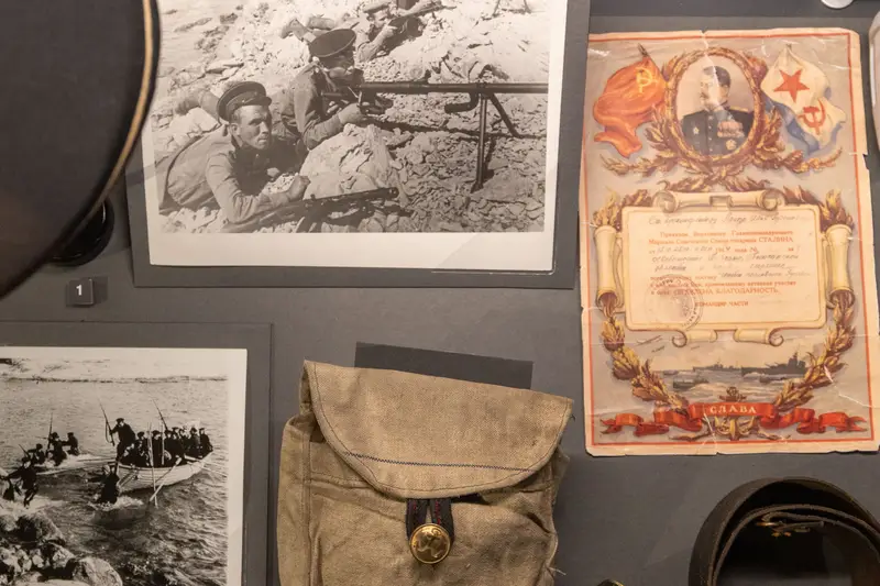 Выставка «Семейные реликвии» ко Дню морской пехоты в Музее Победы