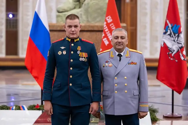 Алтайских бойцов СВО наградили в Музее Победы