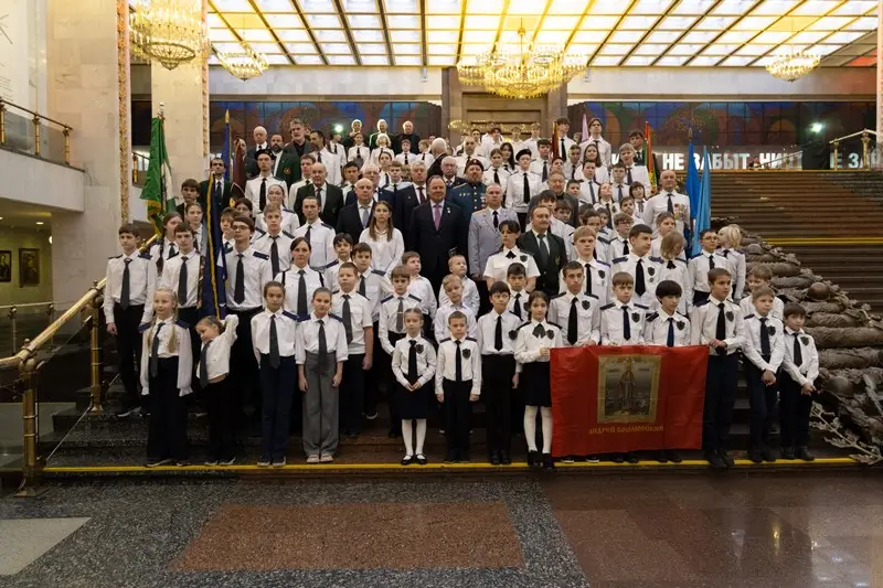 Школьников в Музее Победы посвятили в витязи