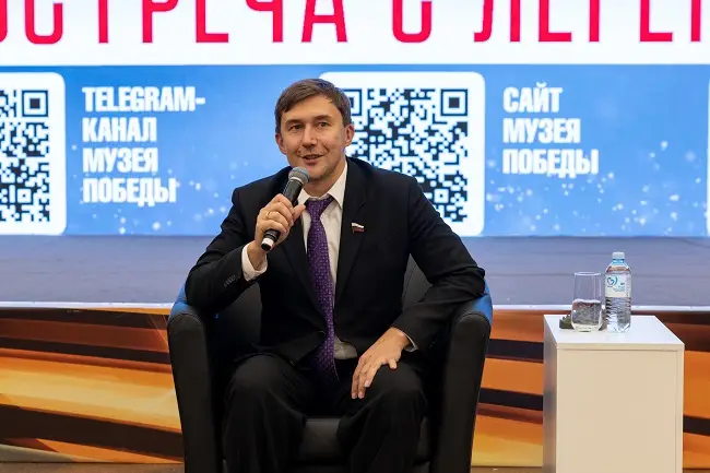 Выдающийся шахматист провел встречу в Музее Победы