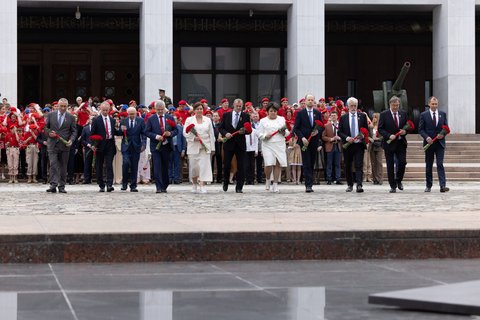 Церемония в День России у Музея Победы