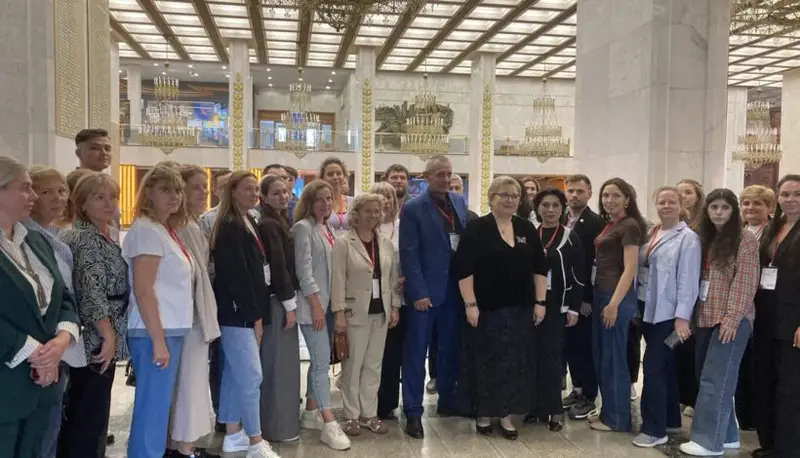 В Музее Победы экскурсоводы страны пообщались с внучкой выдающегося генерала армии