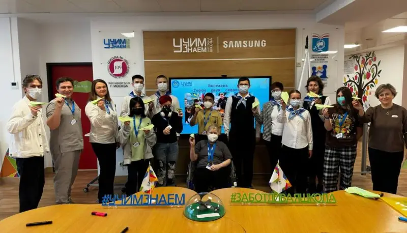 В центре им. Дмитрия Рогачева юным пациентам рассказали о морских летчиках