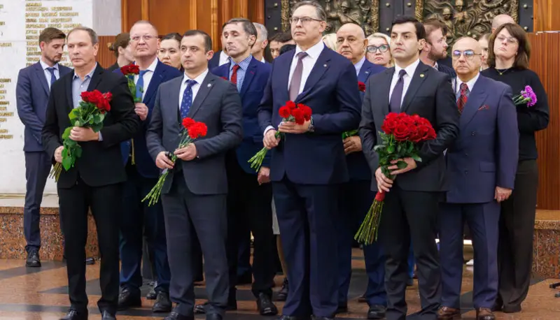 Подвиг советского народа почтили в Музее Победы