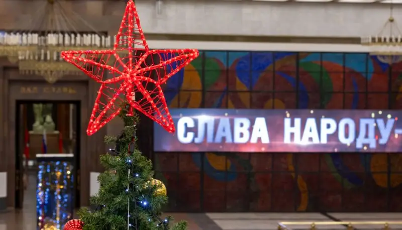 Новогодняя красавица встретит посетителей Музея Победы