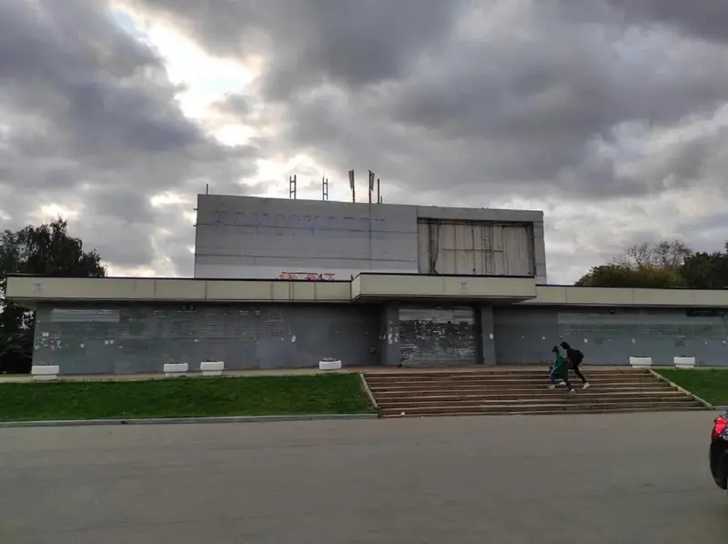 Кинотеатр «Комсомолец» не вернется. На его месте построят жилой дом