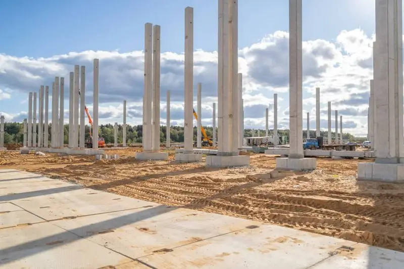 Начало строительства логистического центра в Соколово - сваи