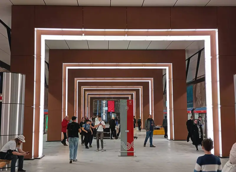 Академическая с пассажирами