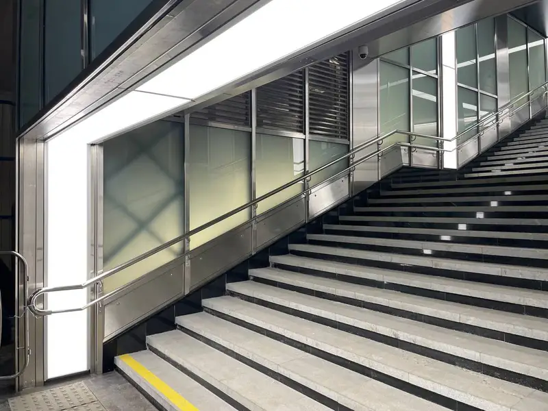 Переход на станции Академическая открыт