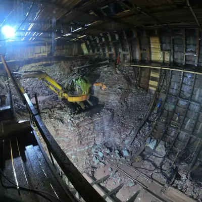 Второй выход БКЛ Рижская - стройка - камни