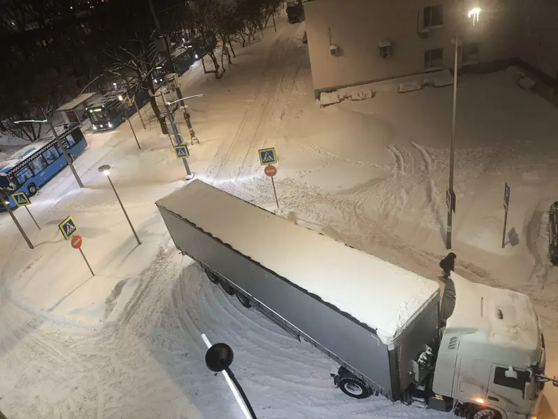 9 января - МЦД Мещерская - не может выехать автобусы и фура - 2