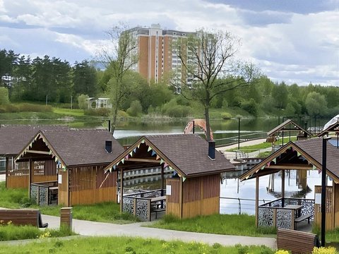 Беседки в парке Пыхтино