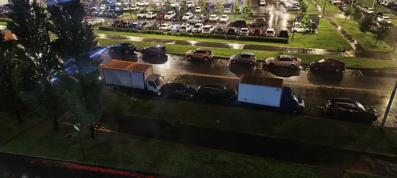 Водитель каршеринга не справился с управлением и протаранил припаркованные автомобили в Переделкино Ближнее