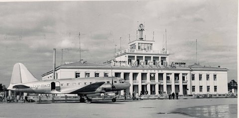 ИЛ-12 в аэропорту Внуково 1954 год