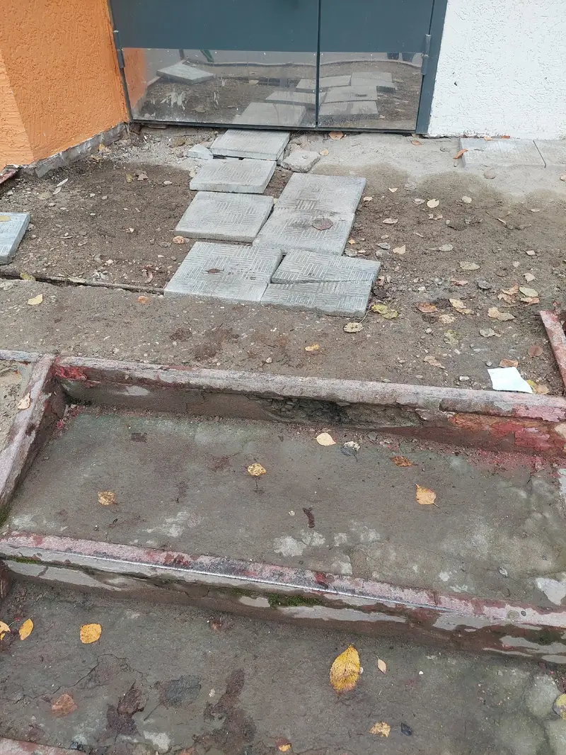 Капитальный ремонт фасадов - Скульптора Мухиной - недоделанный вход