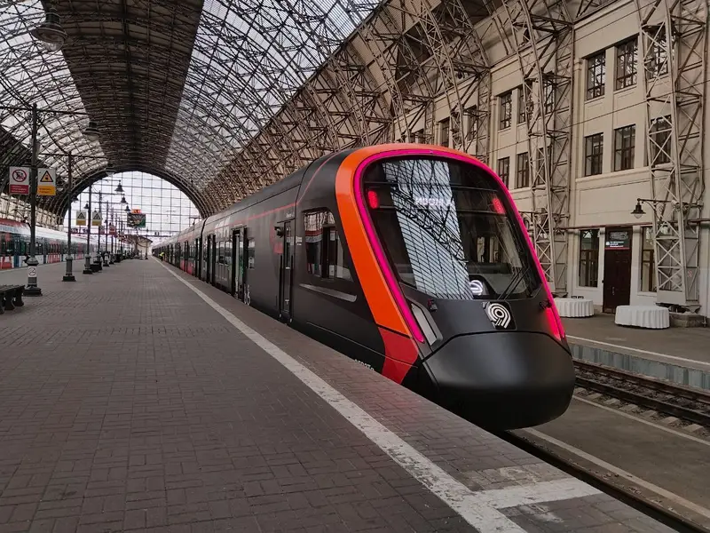Черная Иволга на Киевском вокзале. Парад и запуск в работу