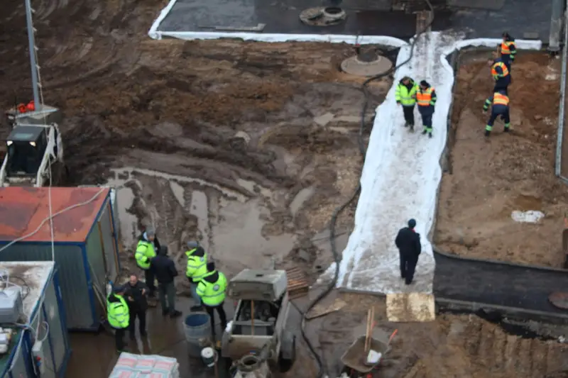 Круглогодичная площадка в Солнцево - стройка - дорожка