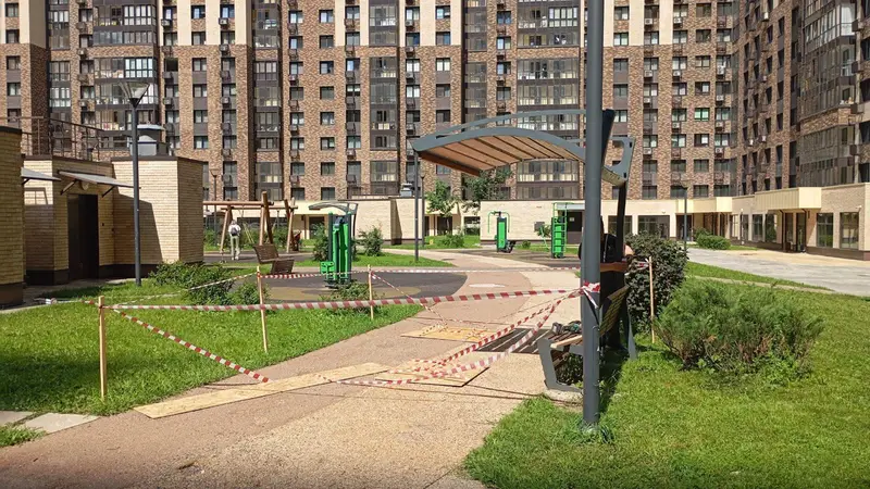 УК из ЖК Форест не может справиться с выбоинами во дворе