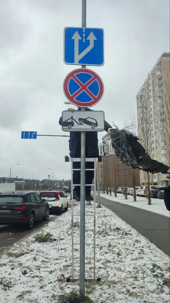 Новые знаки "Остановка Запрещена" в Переделкино Ближнее