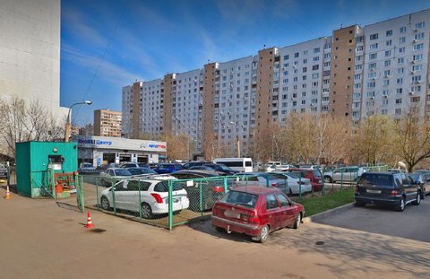 Парковка на ул. Скульптора Мухиной