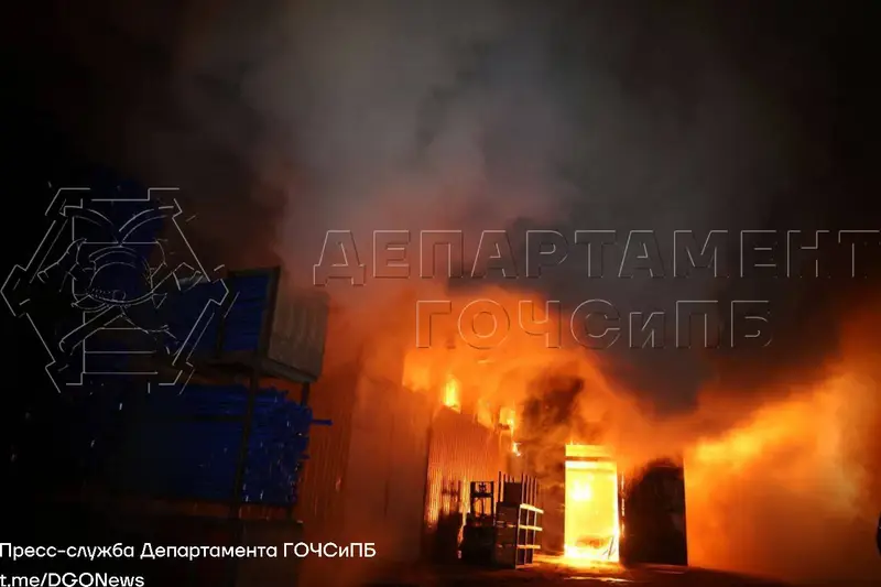 Пожар на ул. Адмирала Корнилова в Коммунарке