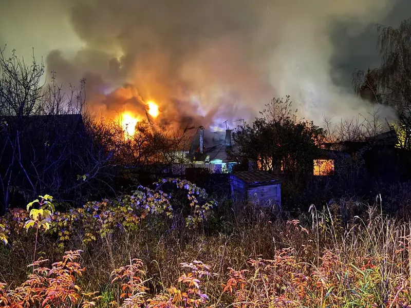 Пожар в Пыхтино 31 октября - горит