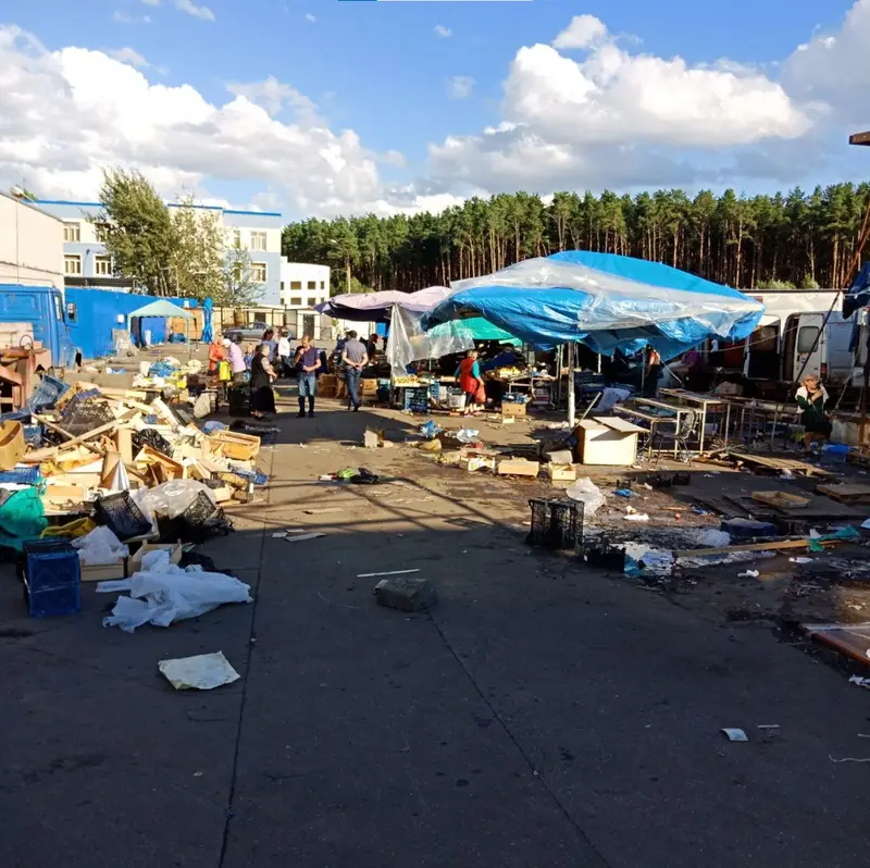 Рынок Ново-Переделкино - грязно на овощном
