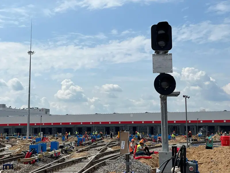 Строители на электродепо Столбово и въезд