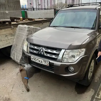 Строительные материалы упали на машину - ЖК Форест - 4