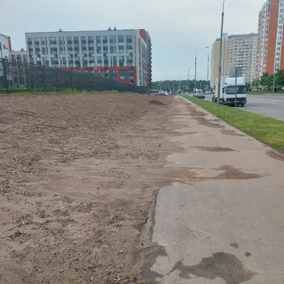 Земля уплывает в ПБ около новой школы