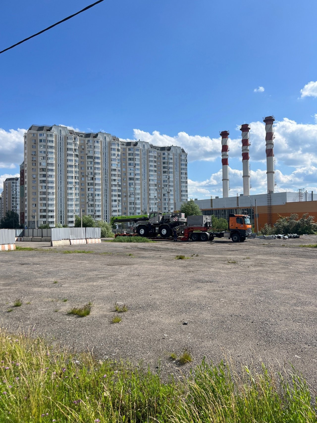 большую машину подвезли на тпу пыхтино